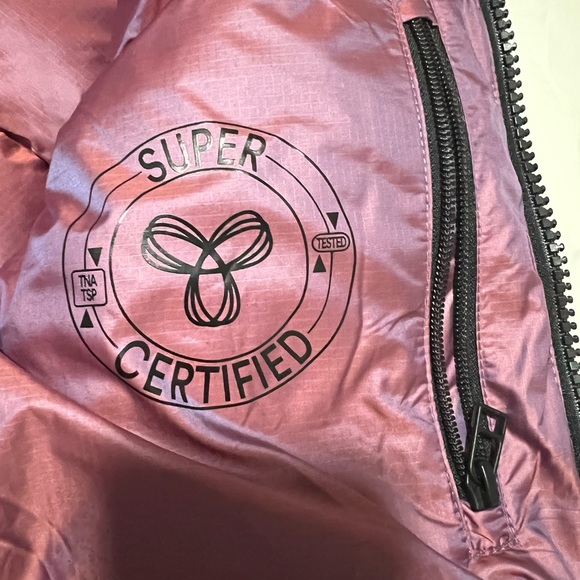 Aritzia Super Puff Shorty - Picture 8 of 15